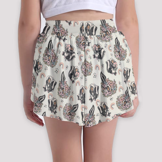 Bashful Blooming Skunk - Girls’ Flowy Pocket Shorts