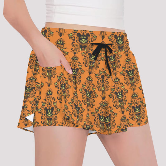 Haunted Halloween Mansion Wallpaper - Girls’ Flowy Pocket Shorts