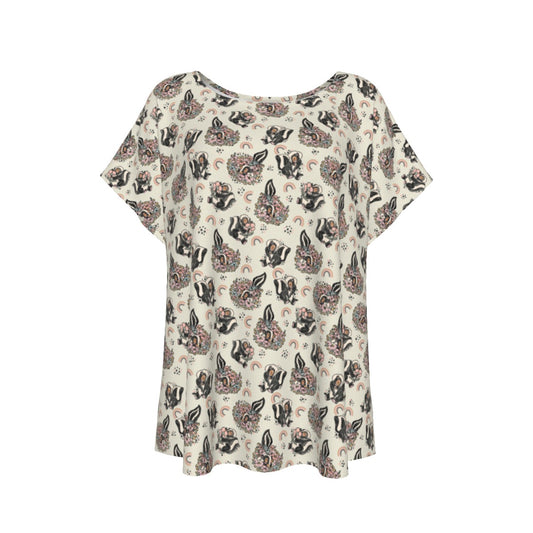 Bashful Blooming Skunk - Women’s Relaxed Fit Scoop Tee