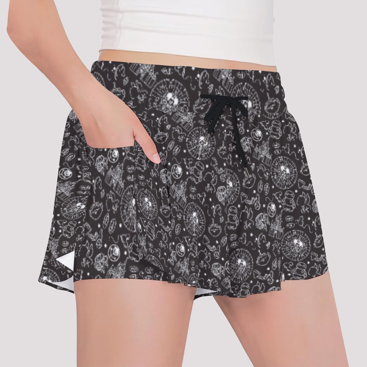 Monochrome Theme Park Icons - Girls’ Flowy Pocket Shorts