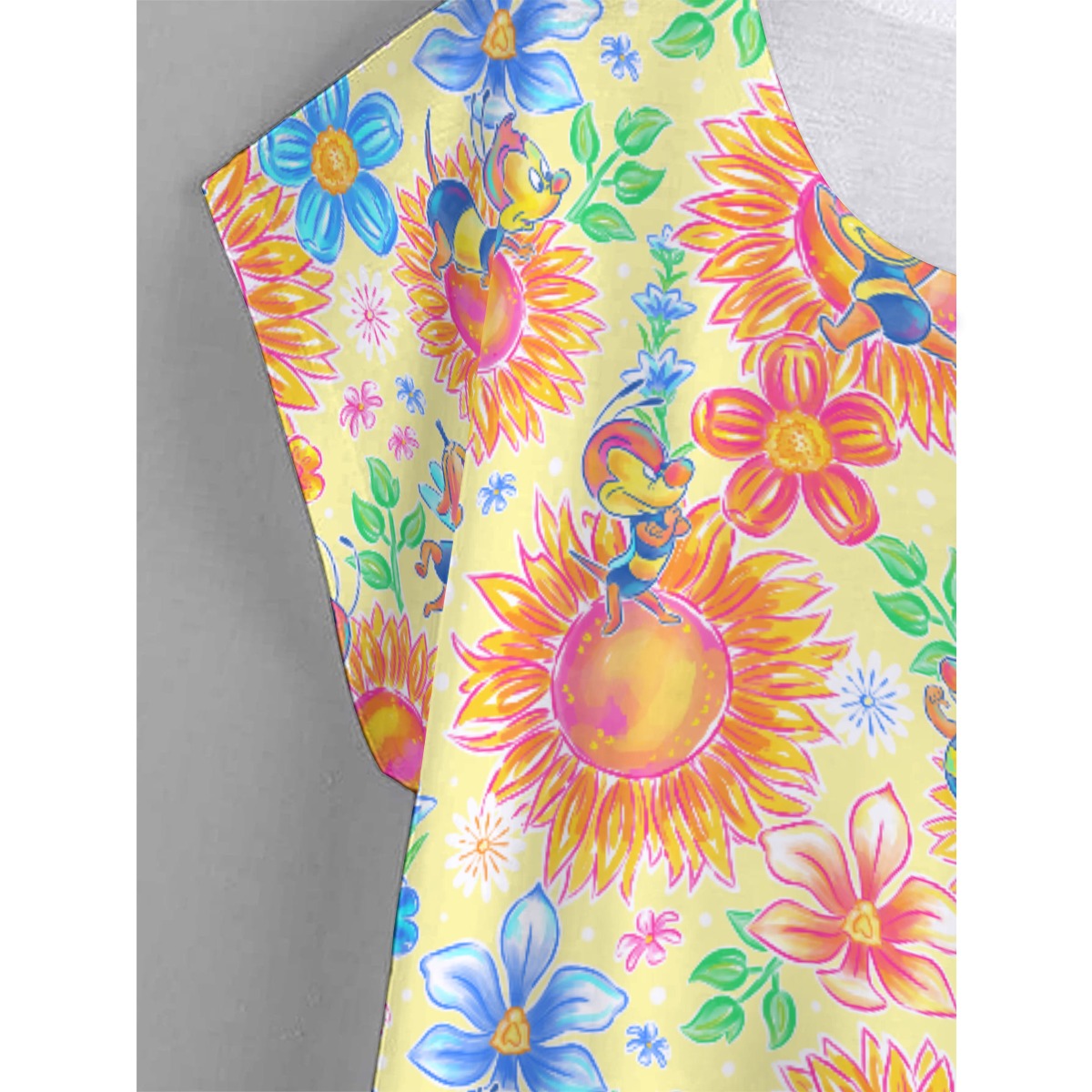 Buzzing Garden Buddy - Women’s Relaxed Fit Scoop Tee