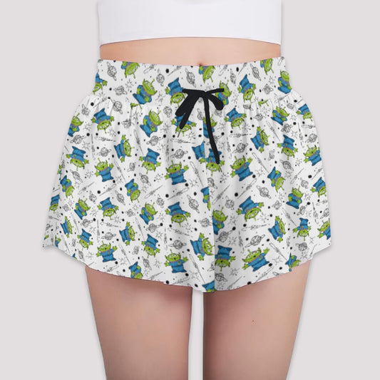 Playful Green Aliens on White - Girls’ Flowy Pocket Shorts